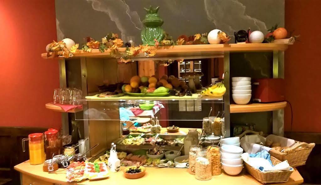 Hotel Kunterbunt In Wuerzburger Innenstadt Екстериор снимка
